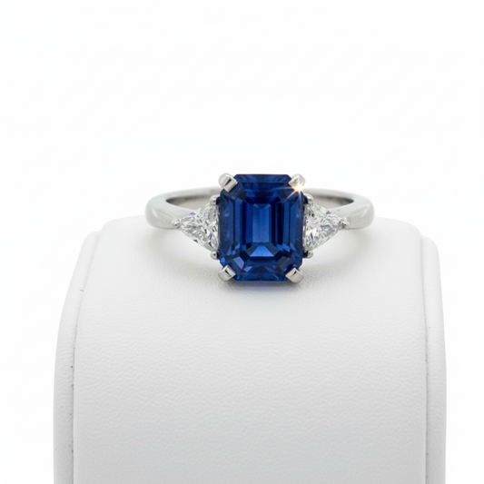 Fine Sapphire & Diamond Platinum and 18Kt White Gold Ring (GIA)