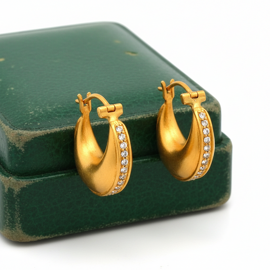Modern Diamond 18Kt Yellow Gold Earring