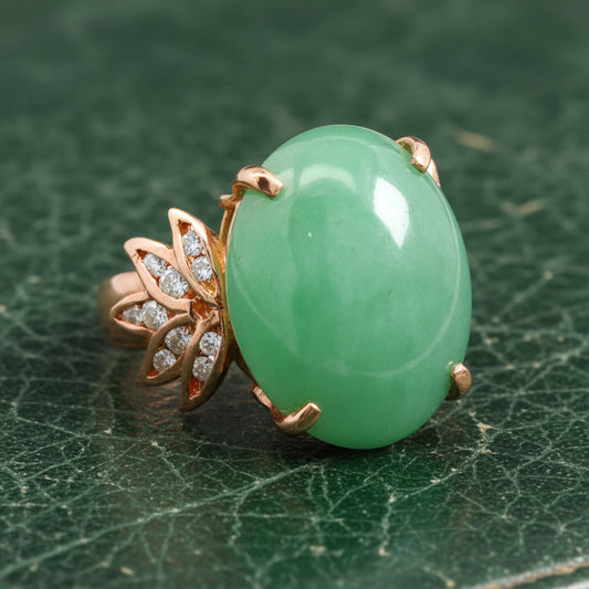 Modern 1980's 23.00ct Jade and Diamond 14Kt Yellow Gold Ring
