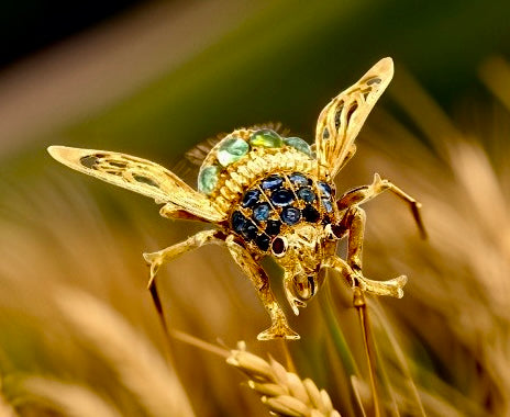 Estate Sapphire Ruby and Peridot 18K Yellow Gold Bee Pin 14071