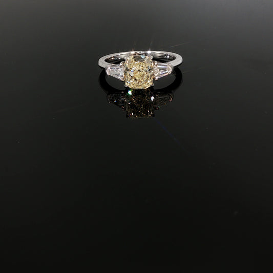 2.51 CTTW 3 Stone Ring