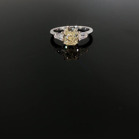 2.51 CTTW 3 Stone Ring