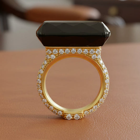Designer Diamond and Quartz 18 Kt Yellow Gold Ring