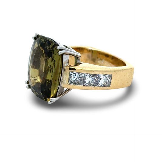 Natural 10.80ct Color Change Alexandrite 18K Yellow and Platinum Gold Diamond Ring (GIA)